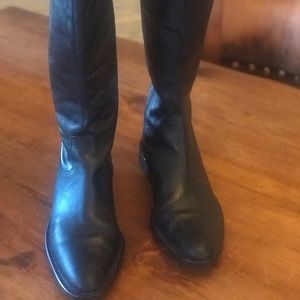 Eddie Bauer black leather low heel boots size 8.5